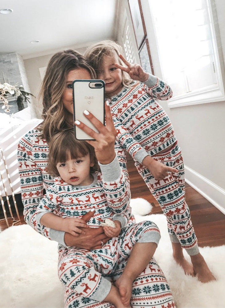Holiday Family Pajamas to Make your Holidays Bright!